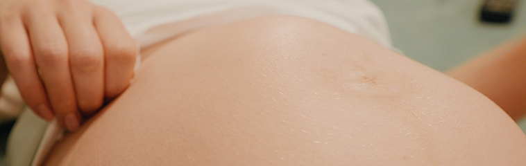 <h1 class='entry-title h2-style'>Movimientos fetales: ¿cuándo empezaré a notarlos y cuándo debo preocuparme?</h1><div id='b' style='margin-bottom: 10px;'> <span class='sb'><br><strong>Naomi Artal López, Ana Salinas Badia, Elena Beltrán Murillo, María Cortés Costa, Pedro Olivera Salort, Ana Romeo Aparicio, Celia Queipo Menéndez, Laura Blasco Alconchel, Rialta Castán Marigómez, Hannah Sarasola Cullen</strong></span></b> <h1 class='entry-title h2-style'>Movimientos fetales: ¿cuándo empezaré a notarlos y cuándo debo preocuparme?</h1><div id='b' style='margin-bottom: 10px;'> <span class='sb'><br><strong>Naomi Artal López, Ana Salinas Badia, Elena Beltrán Murillo, María Cortés Costa, Pedro Olivera Salort, Ana Romeo Aparicio, Celia Queipo Menéndez, Laura Blasco Alconchel, Rialta Castán Marigómez, Hannah Sarasola Cullen</strong></span></b>